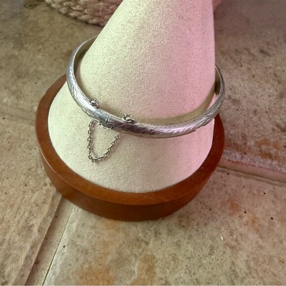 FAS Vintage Etched 925 Sterling Silver Bangle Bracelet - Picture 5 of 10